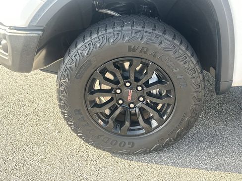 Used 2023 GMC Sierra 1500 AT4X AWD/4WD image 11