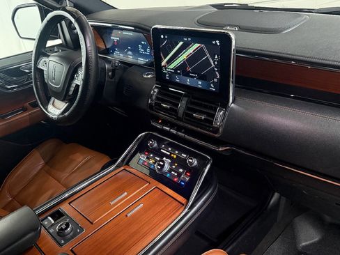 Used 2018 Lincoln Navigator Reserve w/ Technology Package image 36
