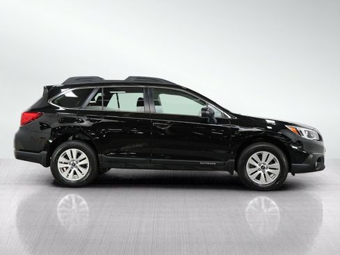 Used 2016 Subaru Outback 2.5i Premium AWD/4WD image 6