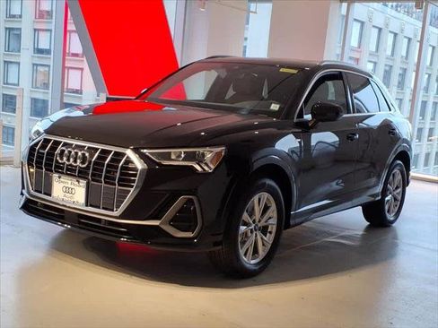 Certified 2025 Audi Q3 2.0T Premium image 1