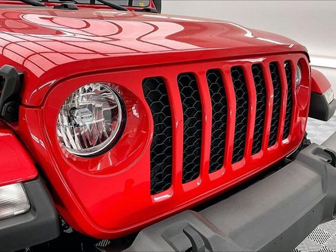 Used 2023 Jeep Gladiator Sport AWD/4WD image 29