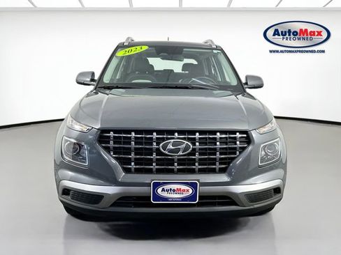 Used 2023 Hyundai Venue SEL image 7