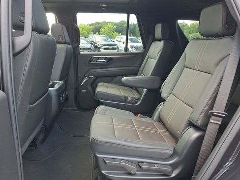 Used 2025 Chevrolet Tahoe High Country AWD/4WD image 18