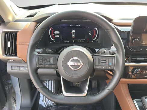 Certified 2025 Nissan Pathfinder Platinum w/ Cargo Package FWD image 15