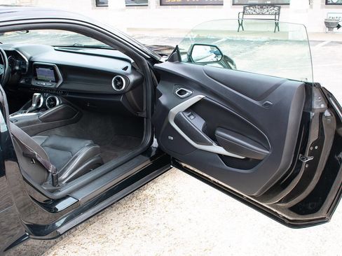 Used 2016 Chevrolet Camaro LT image 34