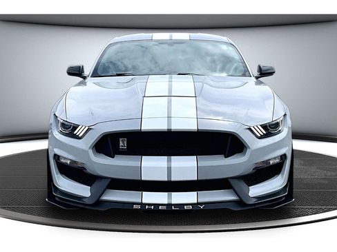 Used 2017 Ford Mustang Shelby GT350 RWD image 4
