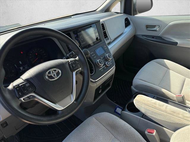 Used 2015 Toyota Sienna LE FWD image 9