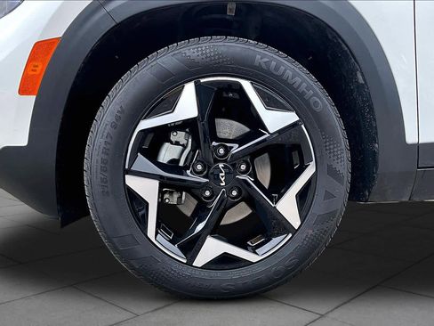 Used 2025 Kia Seltos S FWD image 11