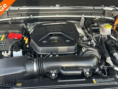 Used 2025 Jeep Wrangler Unlimited Sahara image 33