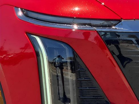 New 2026 Cadillac Vistiq Sport image 7