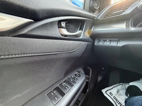 Used 2019 Honda Civic EX image 17