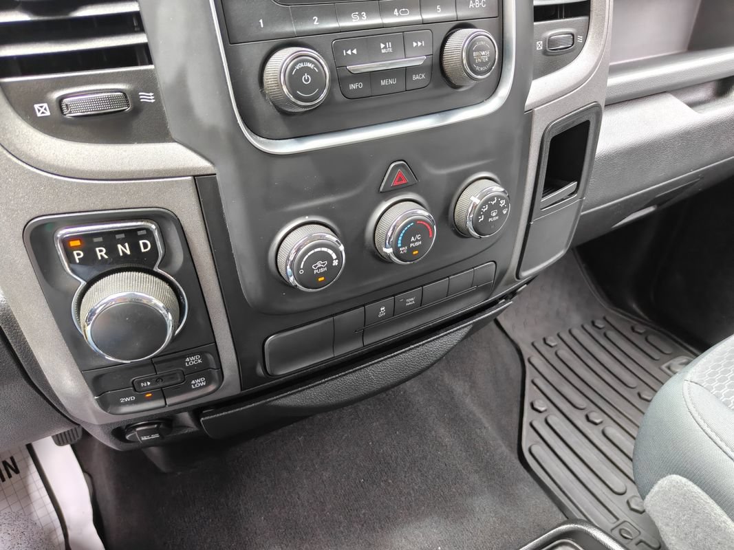 Used 2018 RAM 1500 Express AWD/4WD image 17