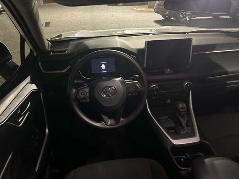 Used 2025 Toyota RAV4 XLE image 13