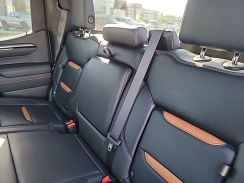 Certified 2023 GMC Sierra 1500 AT4 AWD/4WD image 11