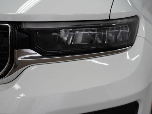 Used 2021 Jeep Grand Cherokee L Overland w/ Advanced Protech Group III image 17