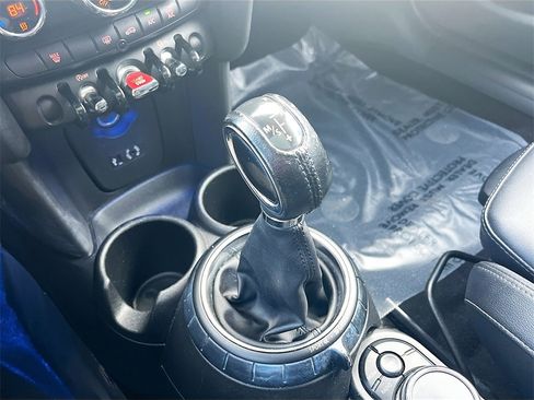 Used 2017 MINI Cooper 4-Door Hardtop image 17