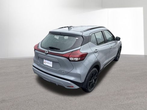 Used 2023 Nissan Kicks SR w/ SR Premium Package FWD image 31