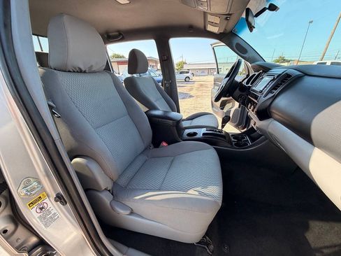 Used 2014 Toyota Tacoma PreRunner w/ Convenience Package RWD image 14