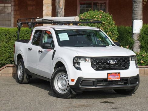 Used 2025 Ford Maverick XLT w/ Equipment Group 302A AWD/4WD image 2