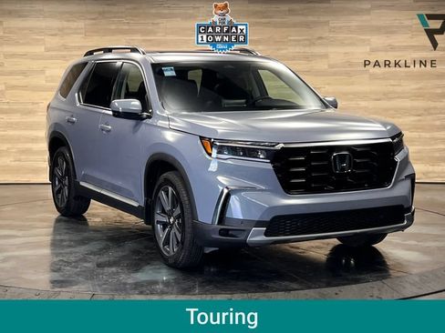Used 2025 Honda Pilot Touring image 1