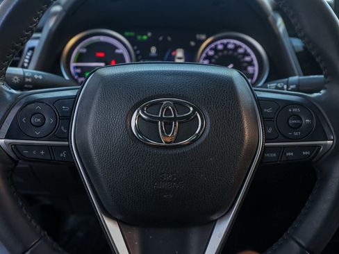 Used 2022 Toyota Camry XLE image 24
