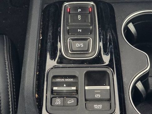Used 2023 Honda Pilot Touring image 13