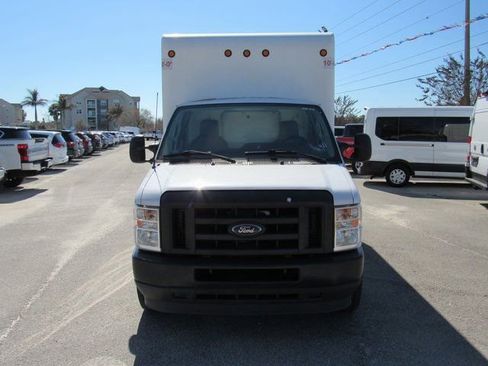 Used 2023 Ford E-350 and Econoline 350 Super Duty w/ Power Windows & Locks Group image 9