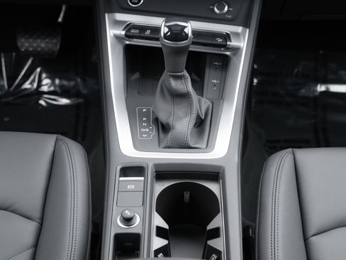 New 2025 Audi Q3 2.0T Premium image 14