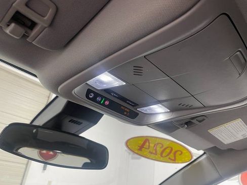 Used 2024 Chevrolet Equinox LT image 18