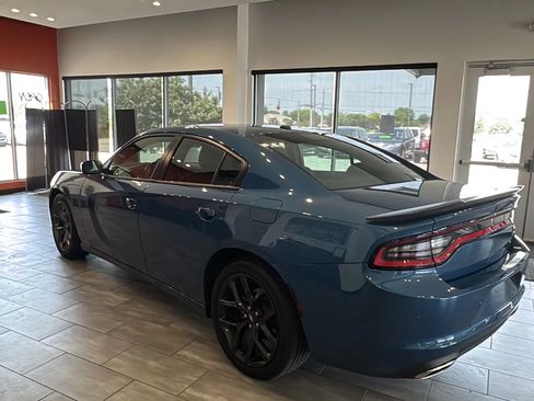 Used 2022 Dodge Charger SXT w/ Blacktop Package RWD image 11