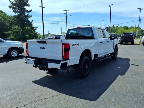 Used 2023 Ford F250 XL w/ STX Appearance Package AWD/4WD image 5