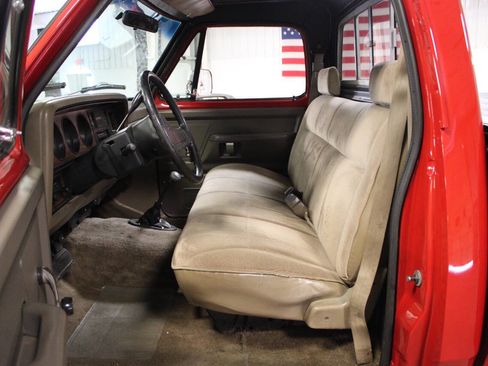 Used 1993 Dodge D/W Truck 250 image 28