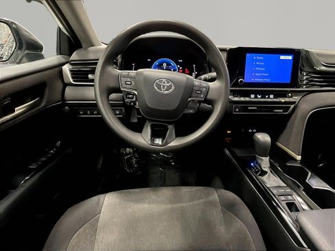 Used 2025 Toyota Camry LE FWD image 8