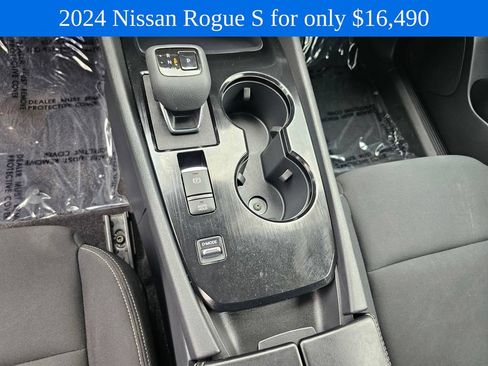 Used 2024 Nissan Rogue S FWD image 28