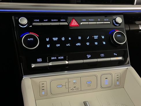 Used 2024 Hyundai Santa Fe Calligraphy image 21