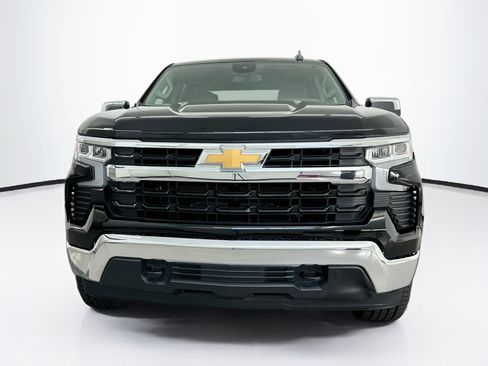 Used 2024 Chevrolet Silverado 1500 LT AWD/4WD image 2