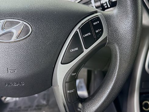 Used 2016 Hyundai Elantra SE image 14