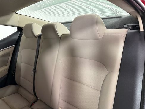 Used 2019 Hyundai Elantra SEL FWD image 16