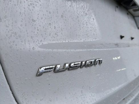 Used 2020 Ford Fusion Titanium image 39