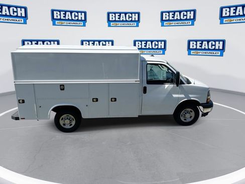 New 2025 Chevrolet Express 3500 w/ Power Convenience Package image 9