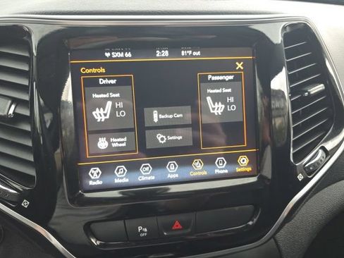 Used 2019 Jeep Cherokee Limited AWD/4WD image 19