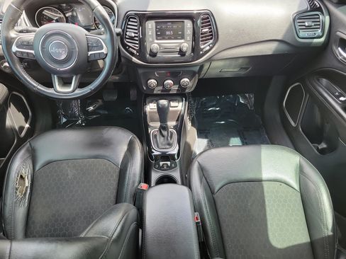Used 2018 Jeep Compass Latitude FWD image 20