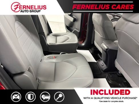 Used 2025 Toyota Highlander XLE AWD/4WD image 27