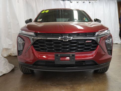 Used 2024 Chevrolet Trax RS FWD image 12