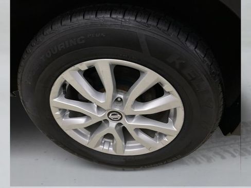 Used 2018 Nissan Rogue SV w/ Sun & Sound Touring Package AWD/4WD image 17