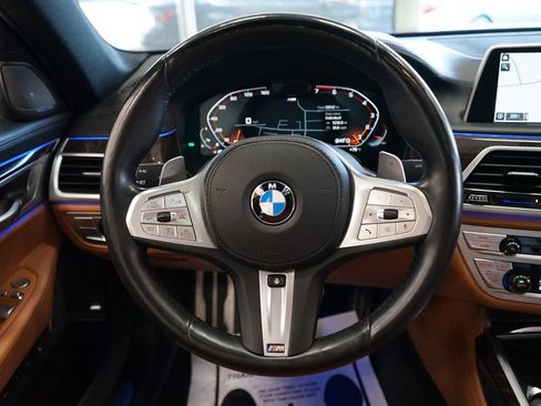 Used 2022 BMW 750i xDrive w/ Executive Package AWD/4WD image 35
