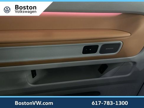 New 2025 Volkswagen ID. Buzz 1st Edition image 19