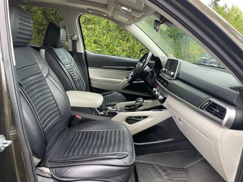 Used 2021 Kia Telluride S FWD image 19