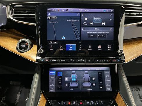 Used 2022 Jeep Grand Wagoneer Series II w/ Flexible Seating Group image 9