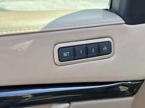 Used 2018 Cadillac Escalade ESV Platinum image 37